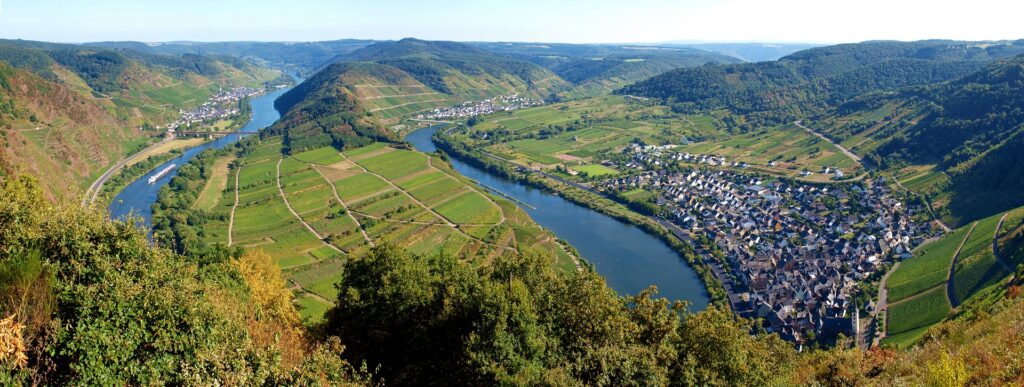 Wanderausflug in die Eifel: Blick auf die Moselschleife