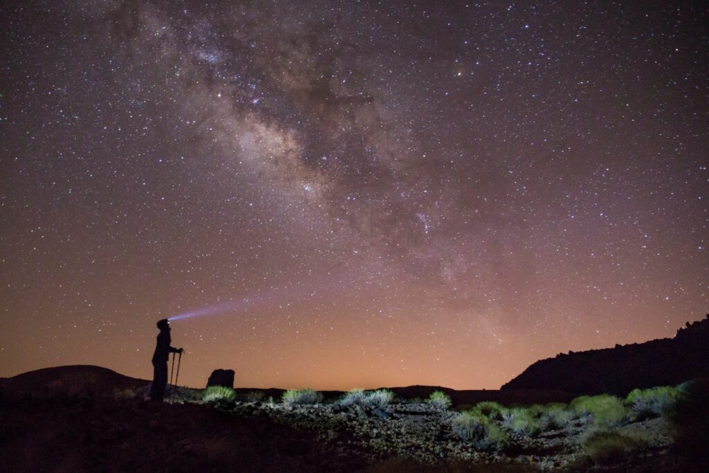 Sternenklarer Nachthimmel im Teide Nationalpark